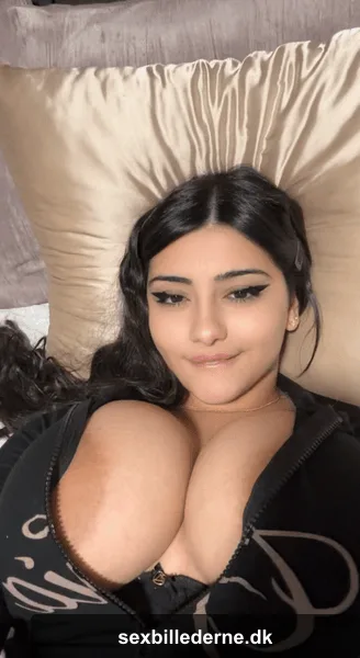 That surprise reveal when the big tits and bouncy naturals finally come